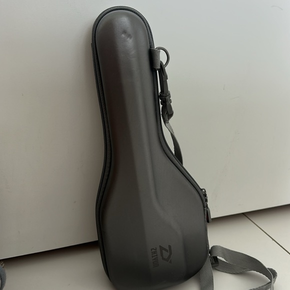 Zhiyun Smooth Gyroscopic Phone Crane in hard shell case with charger included - Picture 10 of 10